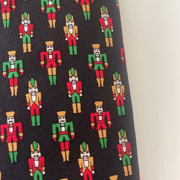 Nutcracker Men’s Jos. A. Bank 100% Silk Tie - Miracle Collection - Picture 3 of 7